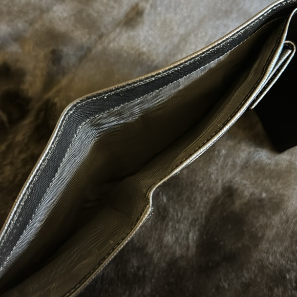PRADA Saffiano Trifold Wallet - Picture 5 of 7